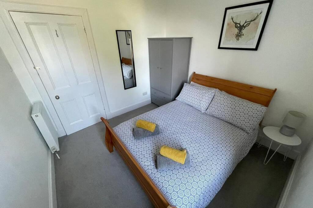 No 10 Immaculate City Centre, Top Floor 2 Bed Flat With Free Parking Inverness Exteriör bild