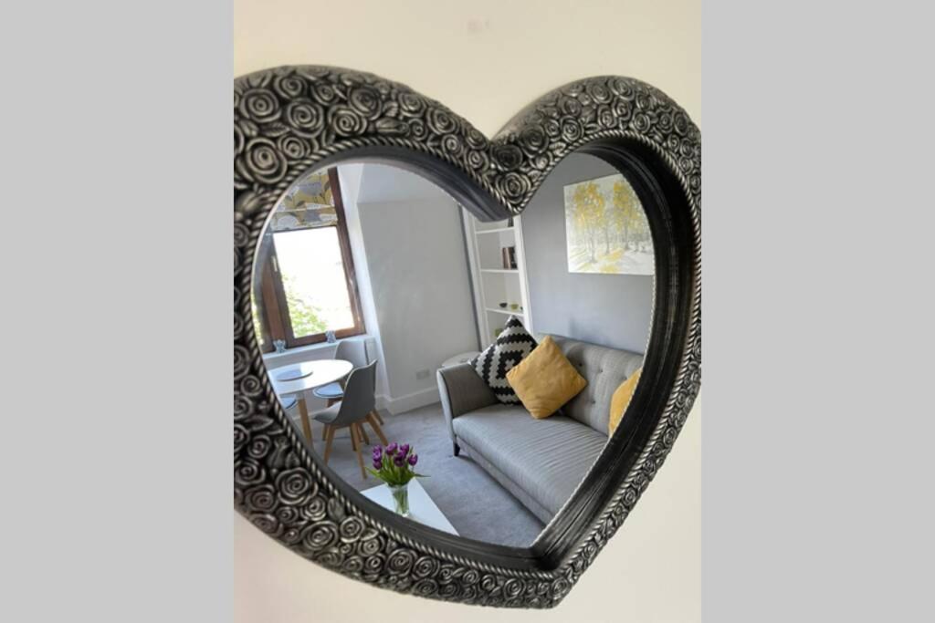 No 10 Immaculate City Centre, Top Floor 2 Bed Flat With Free Parking Inverness Exteriör bild