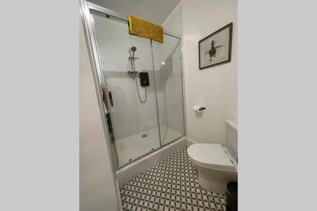 No 10 Immaculate City Centre, Top Floor 2 Bed Flat With Free Parking Inverness Exteriör bild