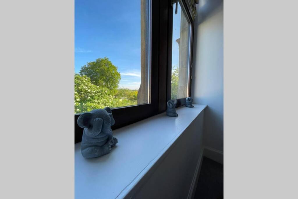 No 10 Immaculate City Centre, Top Floor 2 Bed Flat With Free Parking Inverness Exteriör bild