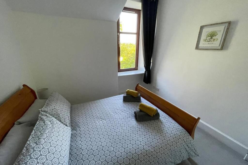 No 10 Immaculate City Centre, Top Floor 2 Bed Flat With Free Parking Inverness Exteriör bild