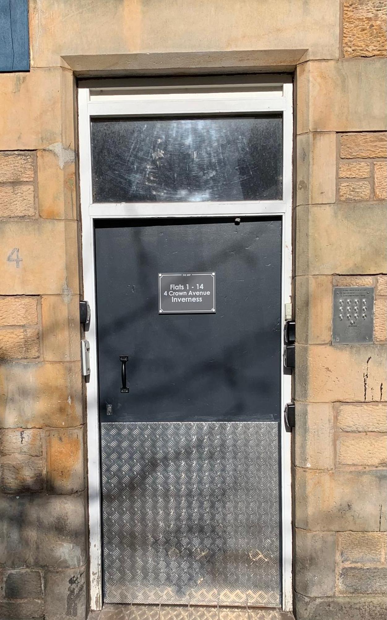 No 10 Immaculate City Centre, Top Floor 2 Bed Flat With Free Parking Inverness Exteriör bild